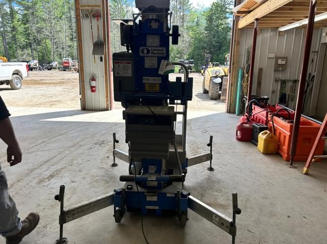Image of Genie AWP-30S equipment image 3