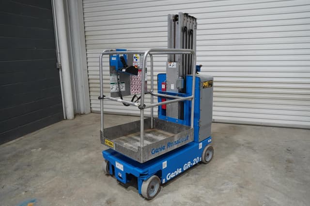 Image of Genie GR-20 equipment image 1