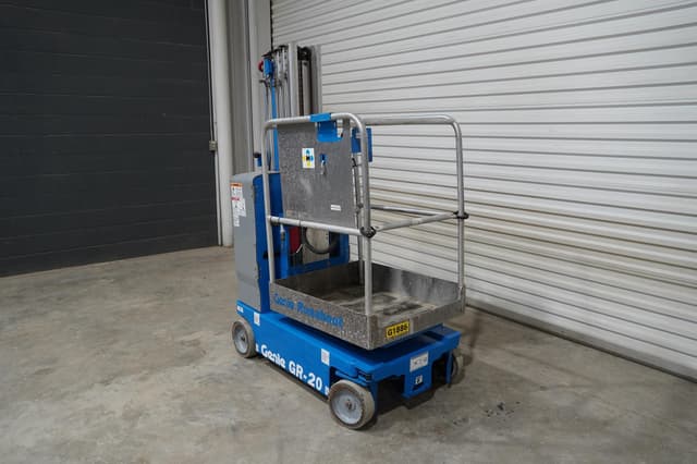 Image of Genie GR-20 equipment image 3