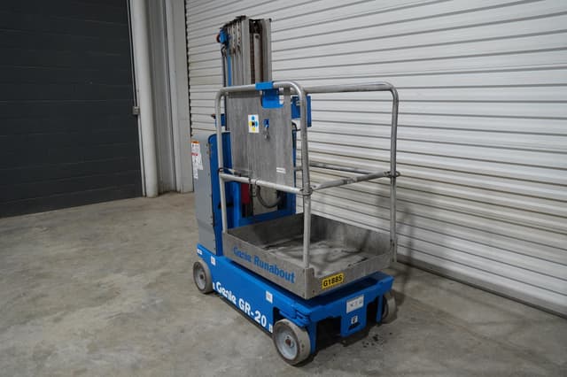 Image of Genie GR-20 equipment image 3