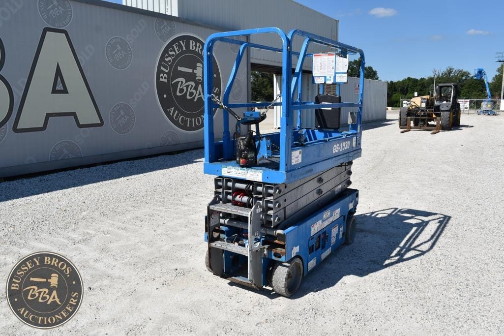 2018 Genie GS-1930 Equipment Image0
