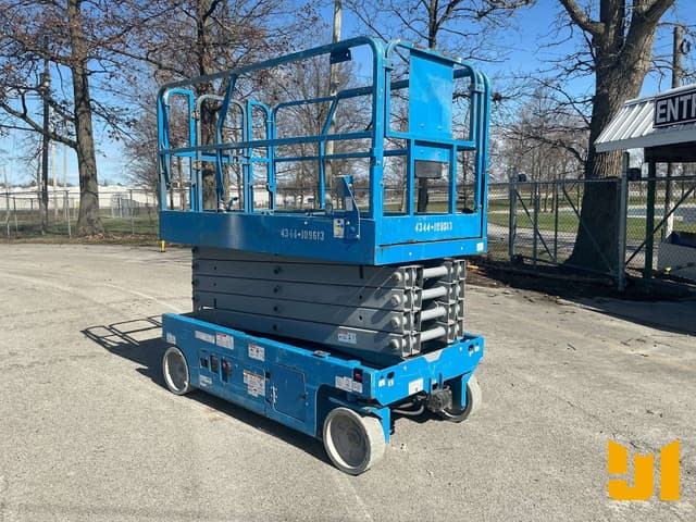 Image of Genie GS3246 equipment image 2