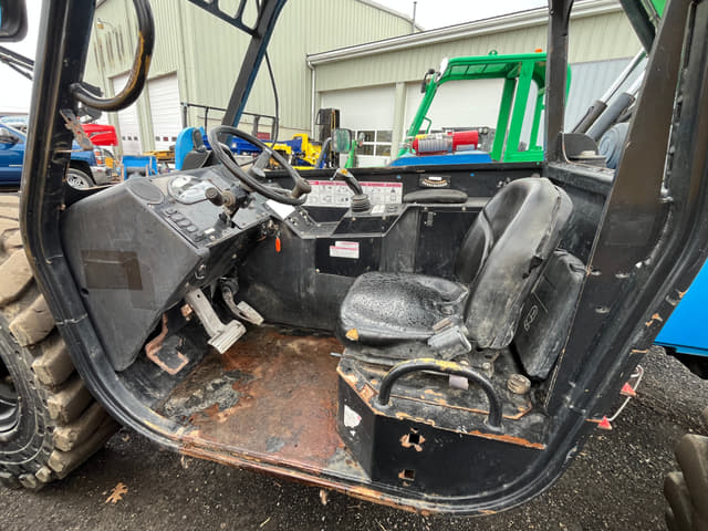 Image of Genie GTH-1056 equipment image 2