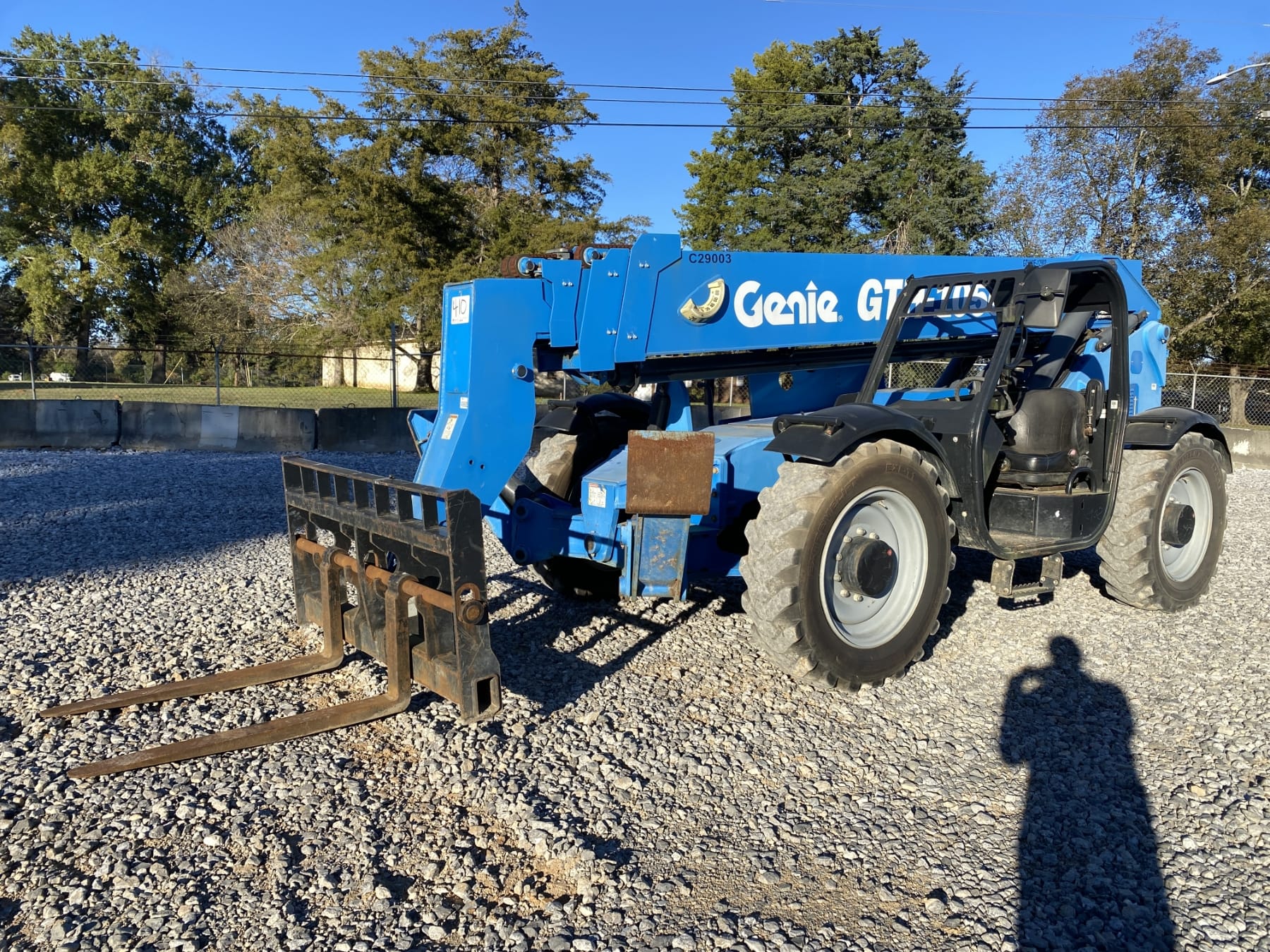 2018 Genie GTH-1056 Equipment Image0
