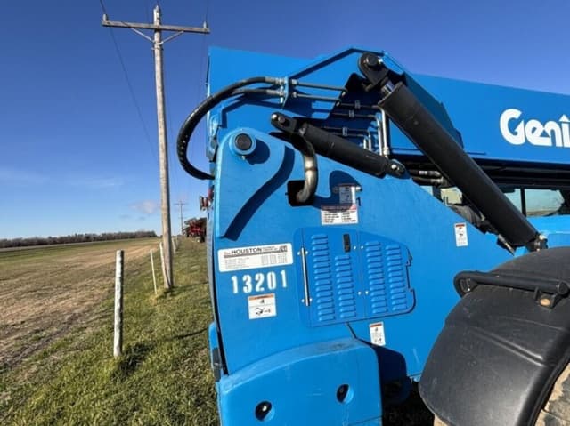 Image of Genie GTH-1056 equipment image 4