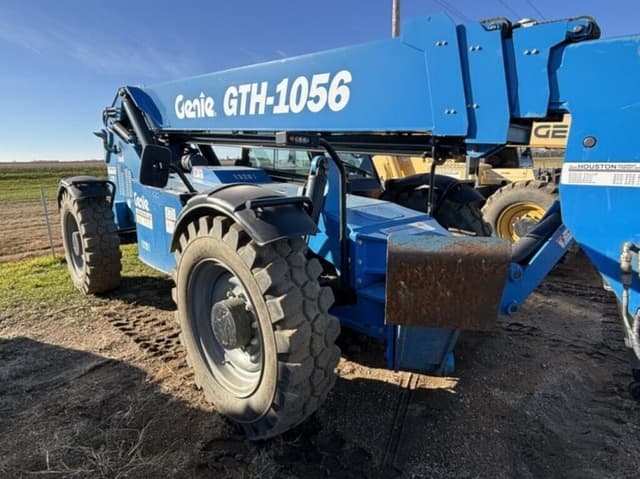 Image of Genie GTH-1056 equipment image 3