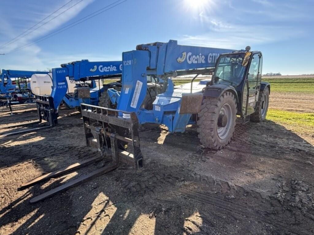 2018 Genie GTH-1056 Equipment Image0