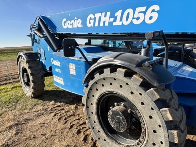 Image of Genie GTH-1056 equipment image 3