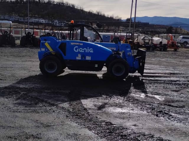 Image of Genie GTH-5519 equipment image 3