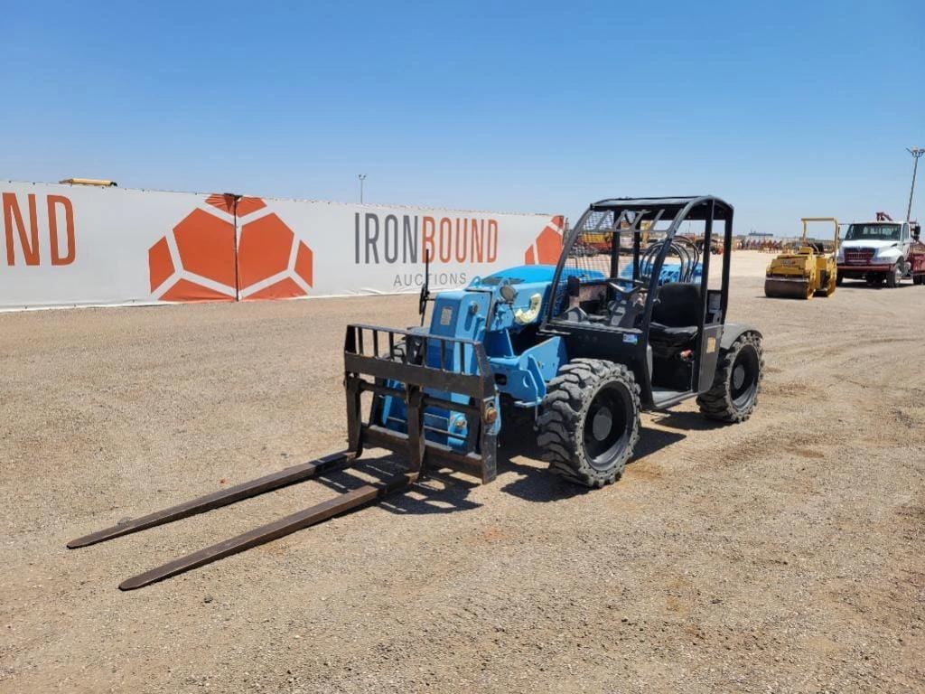2018 Genie GTH-5519 Equipment Image0