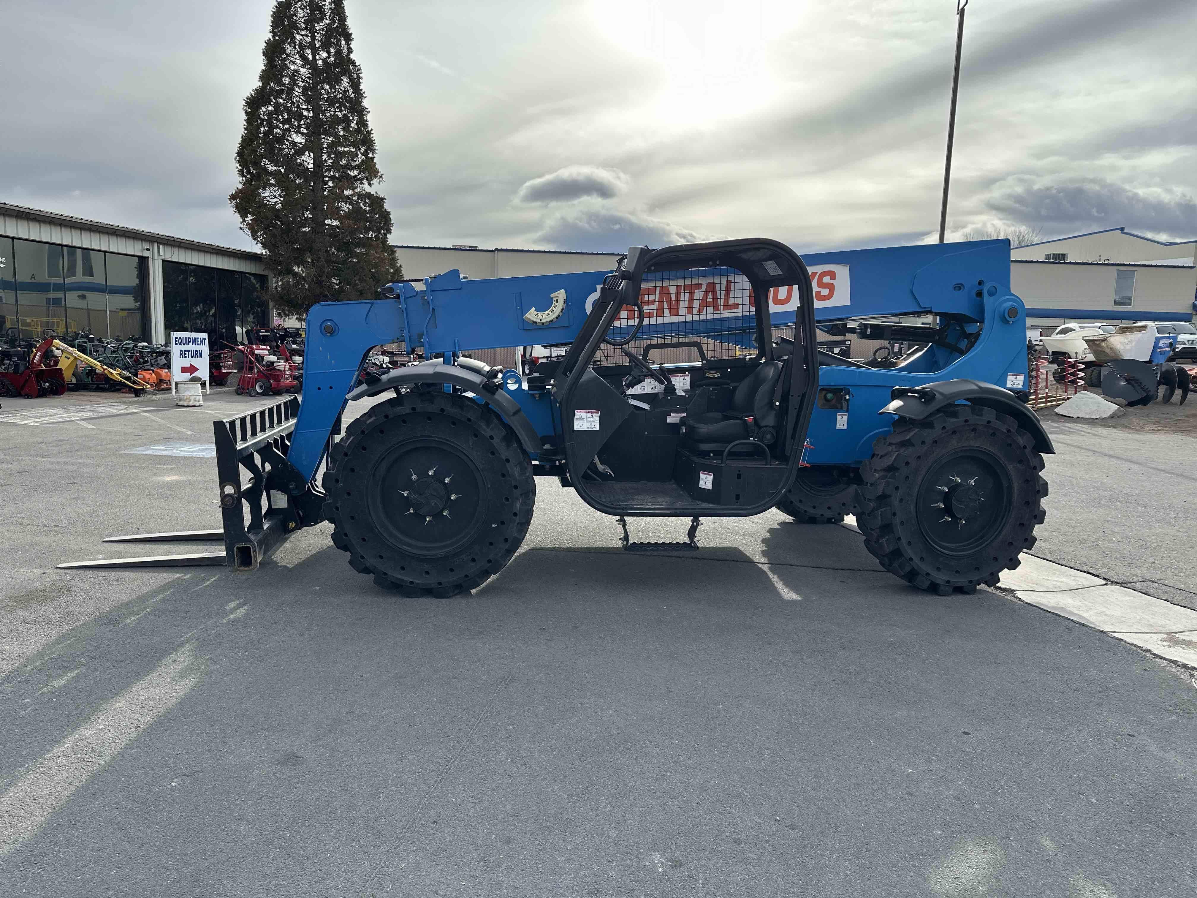 2018 Genie GTH636 Equipment Image0