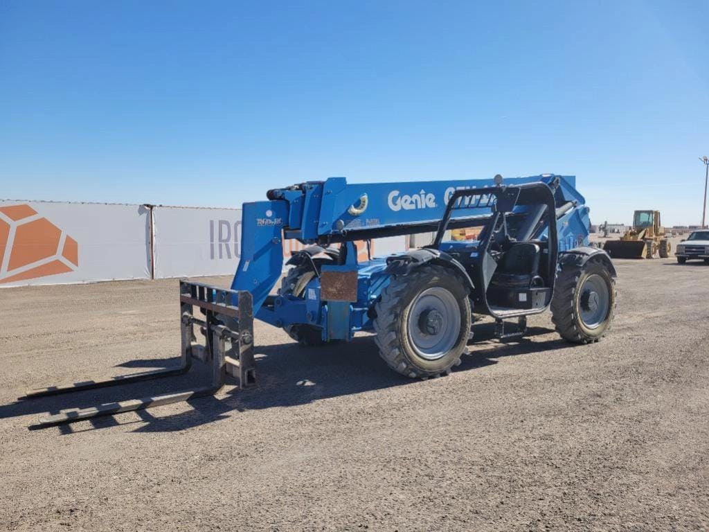 2018 Genie GTH1056 Equipment Image0