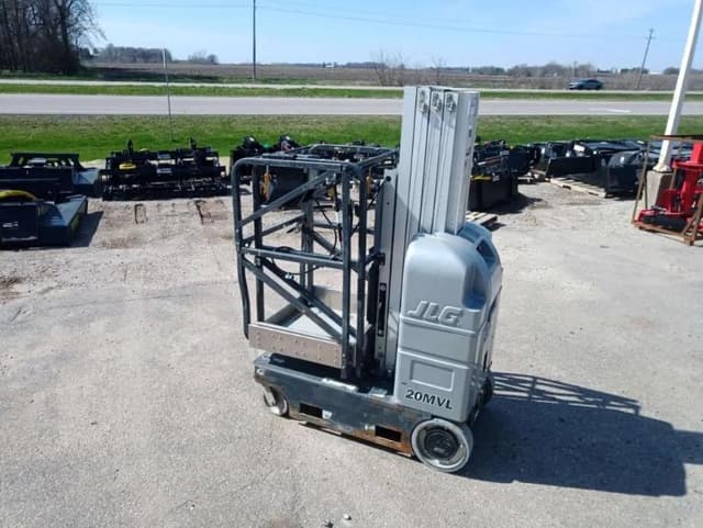 Image of Genie 20MVL equipment image 2