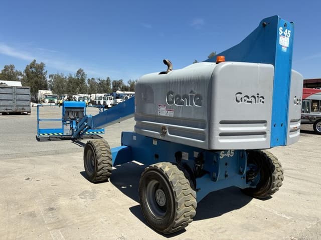 Image of Genie S-45 equipment image 3