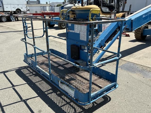 Image of Genie S-45 equipment image 4