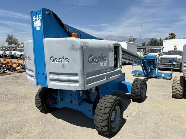 Image of Genie S-45 equipment image 2