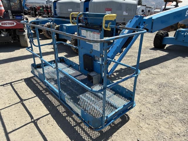 Image of Genie S-45 equipment image 4