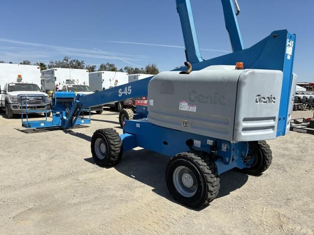 Image of Genie S-45 equipment image 3