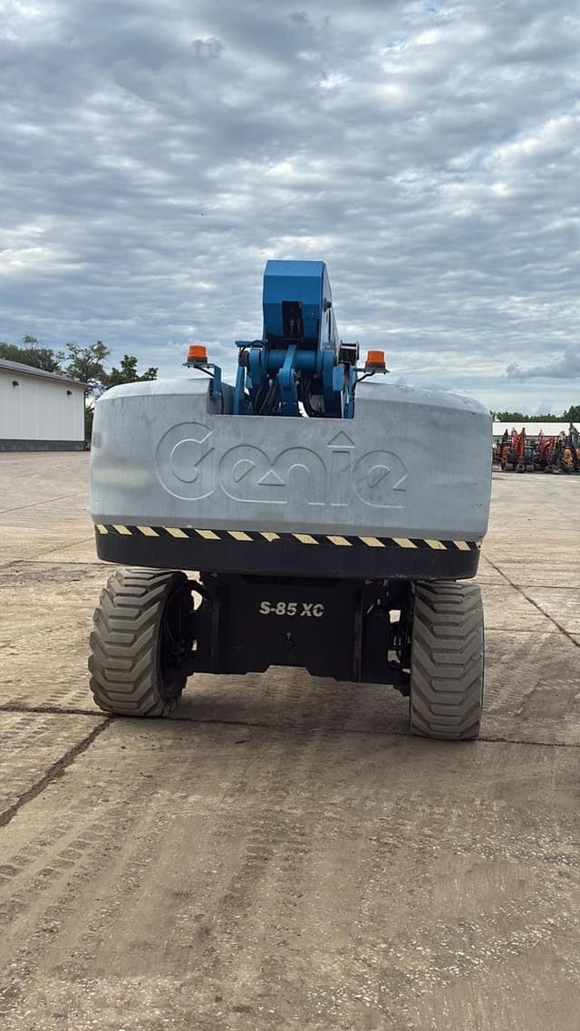 Image of Genie S-85XC equipment image 4
