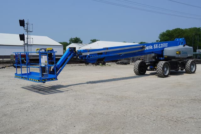 Image of Genie SX125XC equipment image 2