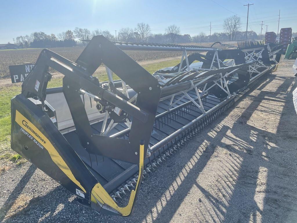 SOLD - 2018 Geringhoff TRUFLEX RAZOR 40 Stock No. 46386 Harvesting with ...