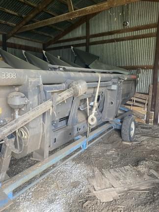 Image of Gleaner Command 3308 equipment image 2
