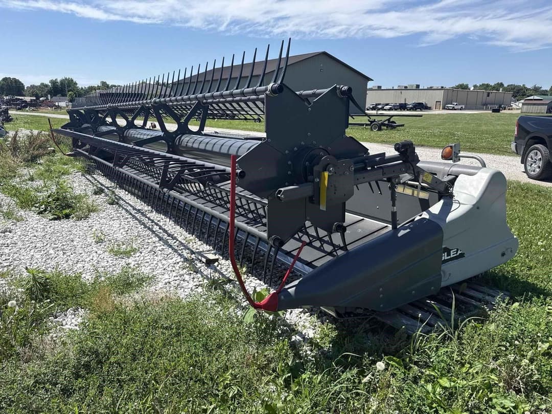 Image of Gleaner 9255 Primary image