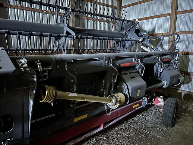 Image of Gleaner 9255 equipment image 2