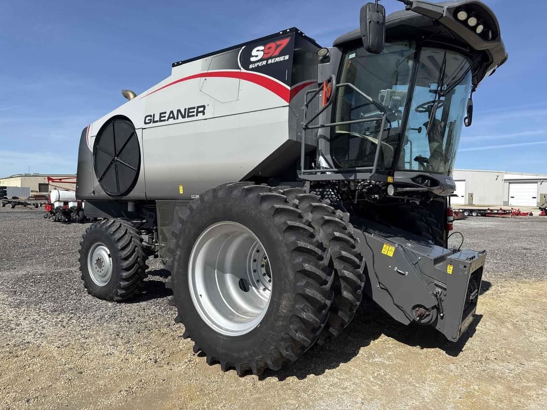 Image of Gleaner S97 Primary image