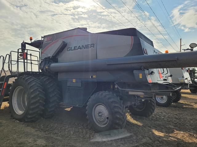 Image of Gleaner S97 equipment image 4