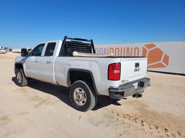 Image of GMC 2500HD equipment image 2