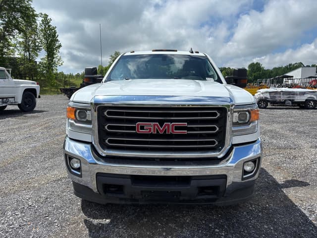 Image of GMC 2500HD equipment image 1