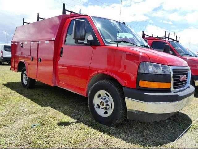 Image of GMC Savana G3500 equipment image 1