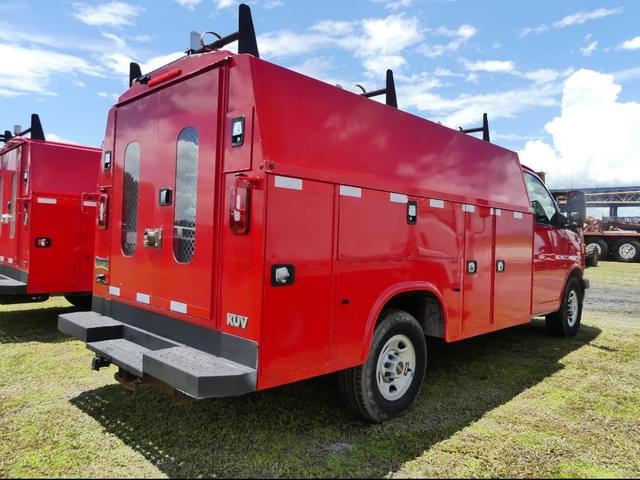 Image of GMC Savana G3500 equipment image 2
