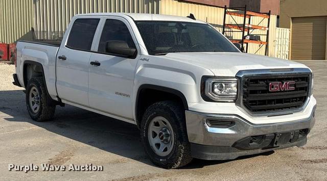 Image of GMC Sierra 1500 equipment image 2