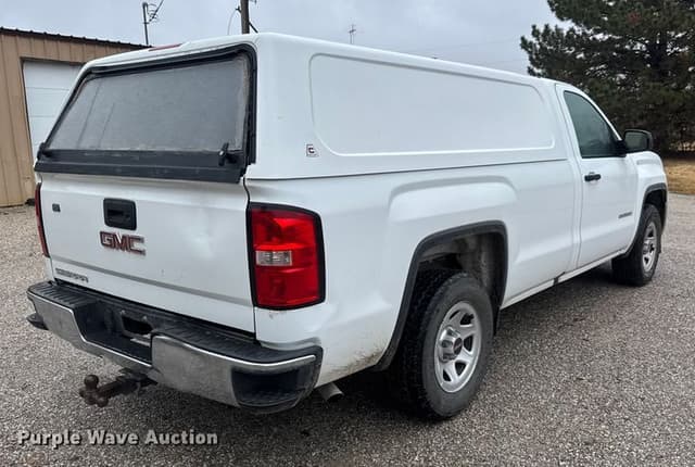 Image of GMC Sierra 1500 equipment image 4
