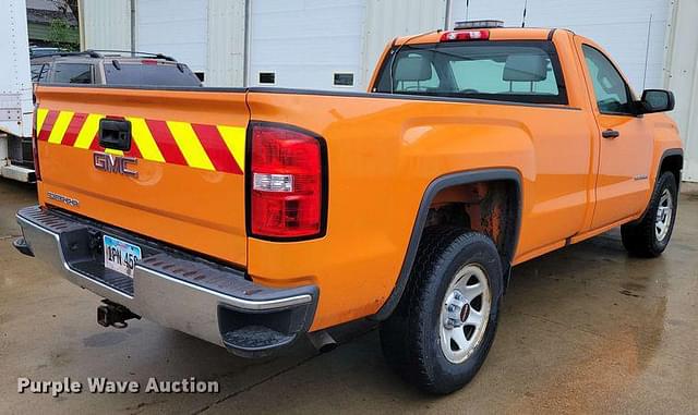 Image of GMC Sierra 1500 equipment image 4