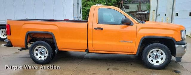 Image of GMC Sierra 1500 equipment image 3