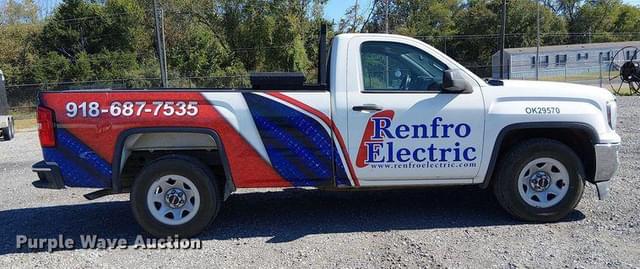 Image of GMC Sierra 1500 equipment image 3