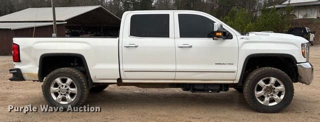 Image of GMC 2500 equipment image 3