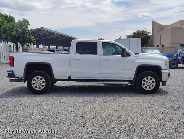Image of GMC 2500HD equipment image 3