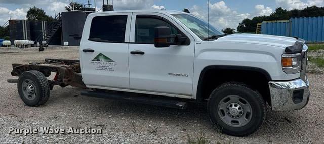 Image of GMC 2500HD equipment image 3