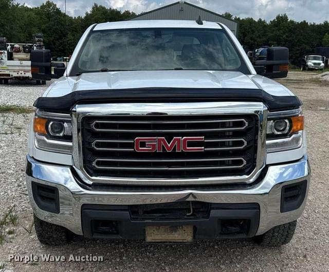 Image of GMC 2500HD equipment image 1