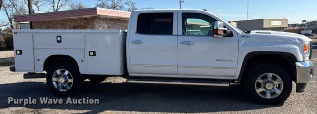 Image of GMC 2500HD equipment image 3