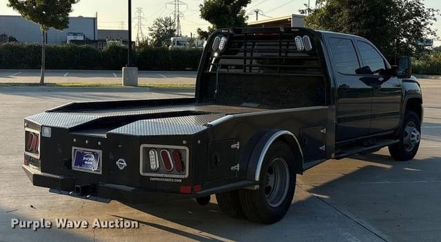 Image of GMC 3500HD equipment image 4