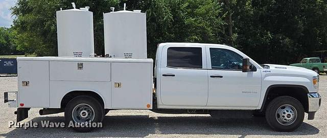 Image of GMC 3500HD equipment image 3