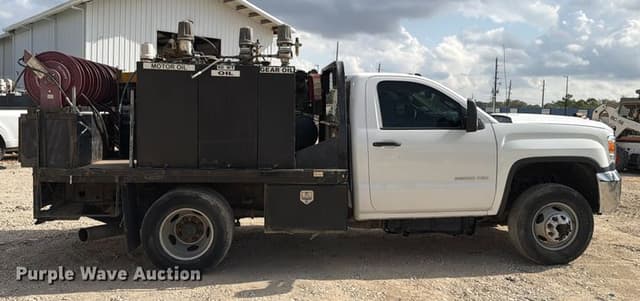 Image of GMC 3500HD equipment image 3
