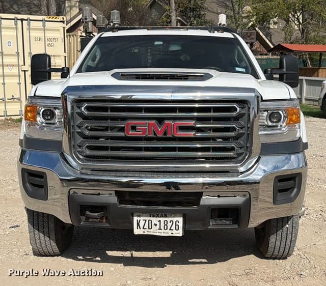 Image of GMC 3500HD equipment image 1