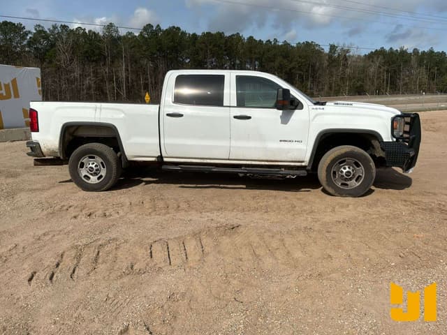 Image of GMC 2500HD equipment image 3