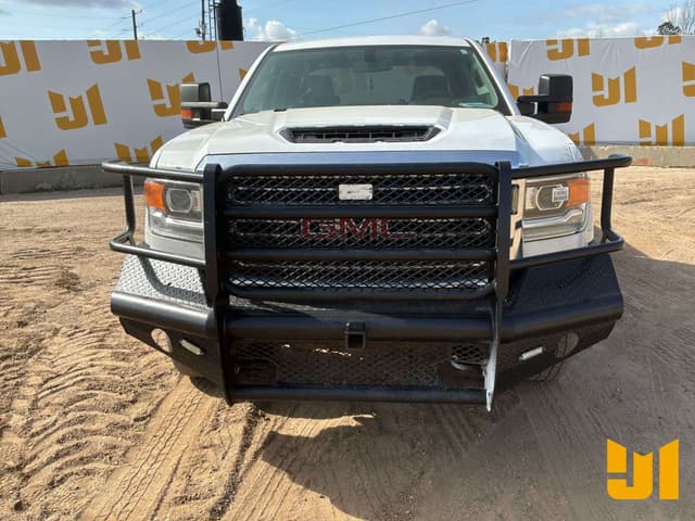 Image of GMC 2500HD equipment image 1